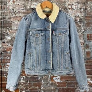 Levi's women's denim trucker jacket classic blue Sherpa Lined Size Small